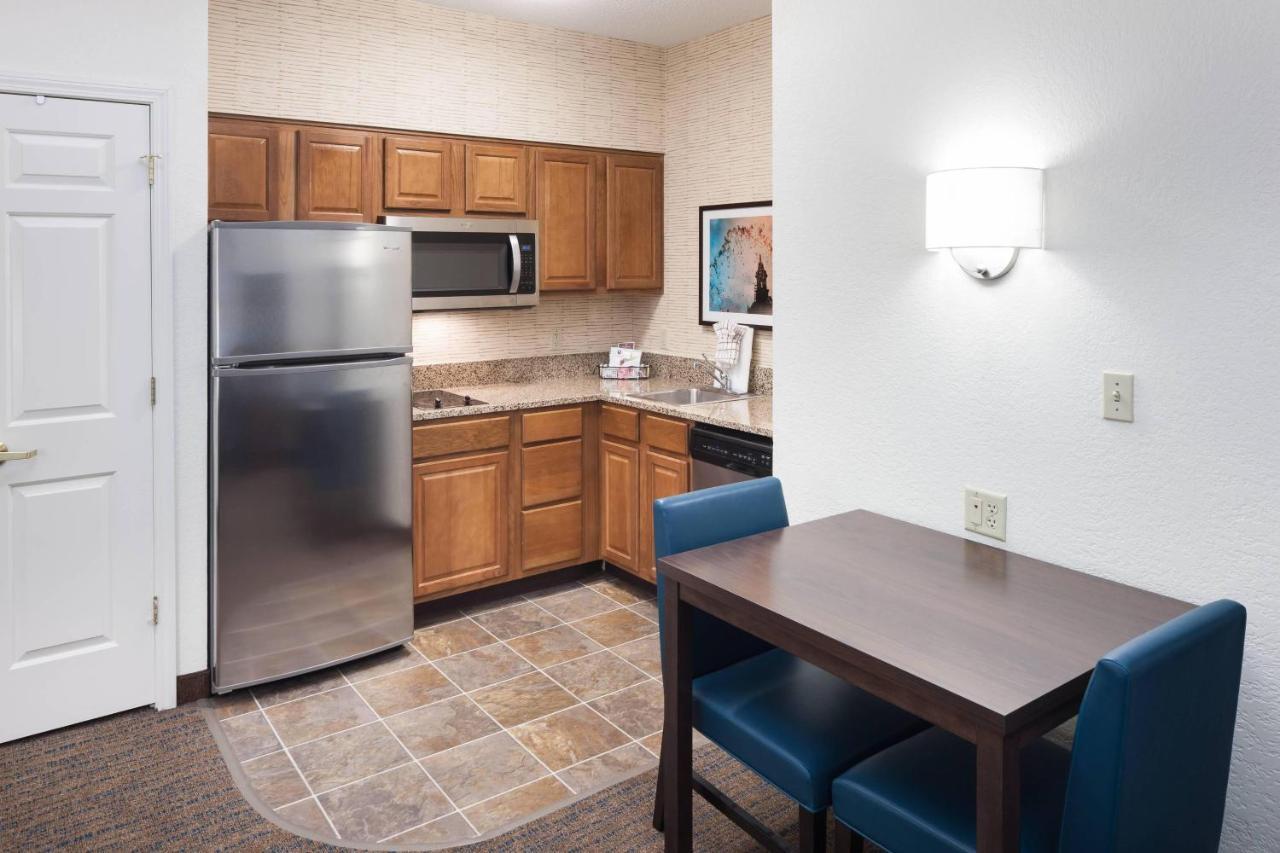 Residence Inn Kansas City Country Club Plaza Εξωτερικό φωτογραφία